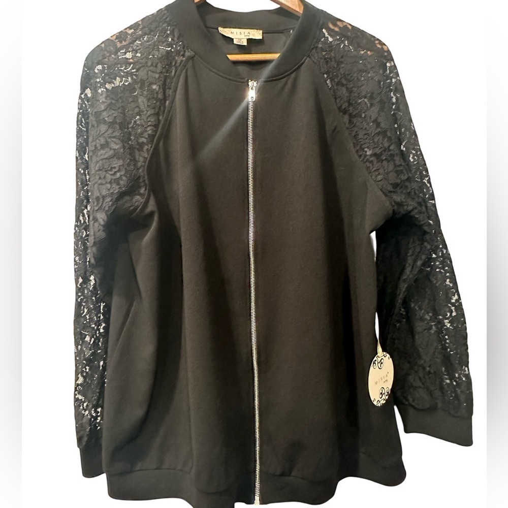 MISIA CURVY LITE WEIGHT JACKET / black / 3XL/ lace sleeves/ zip up.